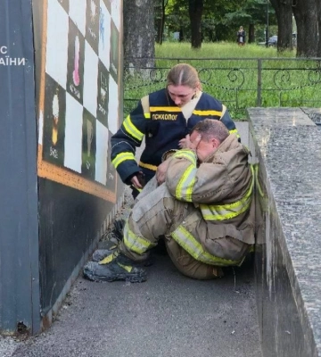 У Києві загинули рятувальники під час ліквідації наслідків удару росіян