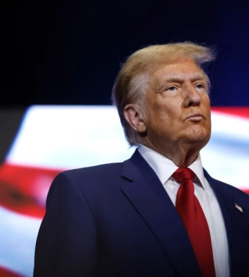 У Білому домі обговорюють припинення підтримки Києва: Трамп обурений ударами України по аеродромах рф