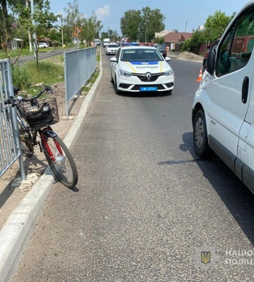У Тростянці мікроавтобус збив на зустрічці велосипедиста