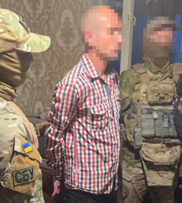 У Дніпрі затримали двох чоловіків, які намагалися підірвати прокурора на замовлення ФСБ