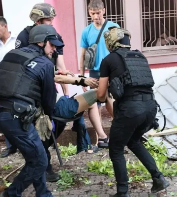 Внаслідок вечірнього удару по Харкову загинула керівниця дитячої залізниці