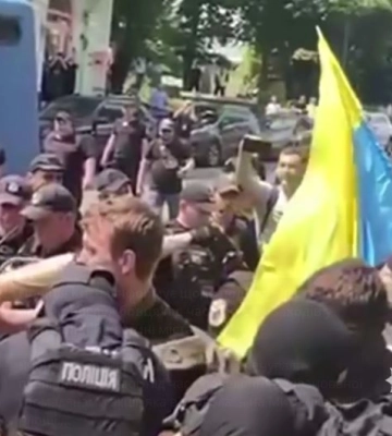 Під час «КиївПрайд Парку» військовий вдарив поліцейського протезом