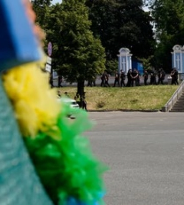 Конфликт во время КиевПрайда: Полиция говорит, что военный ударил протезом правоохранителя