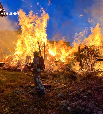 Масштабна пожежа на Рівненщині: згоріло близько 30 кубів твердого палива