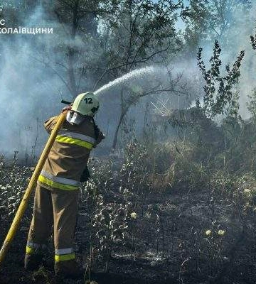 Миколаївщина: за добу 16 пожеж, ДСНС продовжує ліквідацію наслідків ворожої атаки