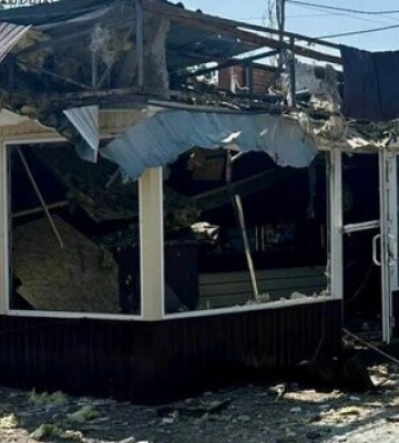 Росіяни атакували дроном кіоск у Старому Салтові: поранено трьох людей. ФОТОрепортаж