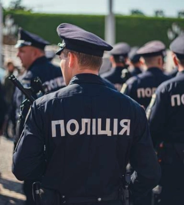 У Києві підліток зірвався з висоти в мотузковому парку: його госпіталізували з чисельними травмами