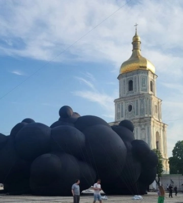Біля Софії Київської встановили інсталяцію, яку Україна представить на Burning Man