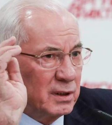 Азаров выдал чушь о том, что Ярослава Гашека якобы зарубили топором бандеровцы