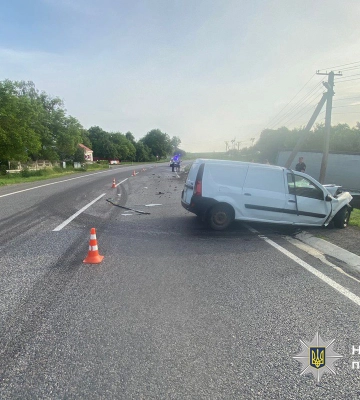 На Черкащині внаслідок зіткнення фури та легковика, водій останнього не вижив. ФОТО На Черкащині внаслідок зіткнення фури та легковика, водій останнього не вижив. ФОТО