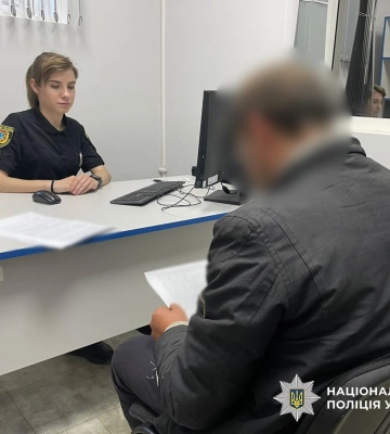 Підпалив автівку родича і намагався втекти за кордон: жителя Одещини затримали за пошкодження чужого майна