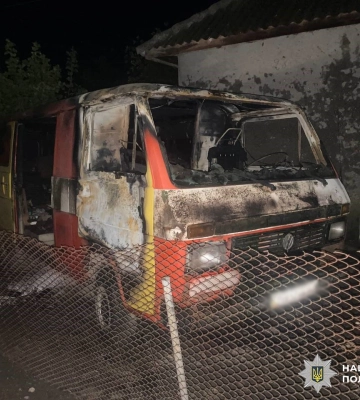 Не пробачив борг: на Одещині чоловік підпалив авто родича й спробував втекти до Молдови, - ФОТО