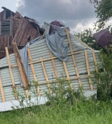 Показали, як негода понівечила село неподалік Костополя (ФОТО)