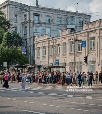 Масштабные пробки и очереди на остановках: в Киеве транспортный коллапс из-за ночной атаки