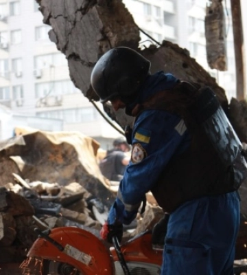 Кількість постраждалих у Києві через атаку РФ зросла до 23, із них 14 - рятувальники