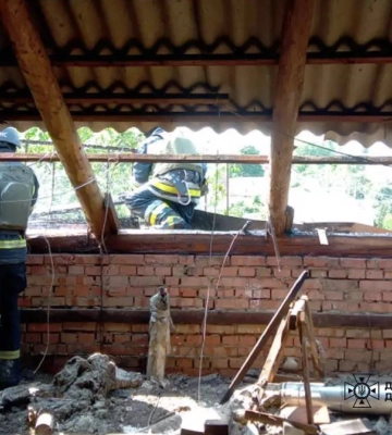 Горів багатоквартирний будинок: ворог атакував Дніпропетровщину