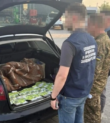 Підполковник на Львівщині за 15 тис. євро обіцяв вивезти призовника за кордон