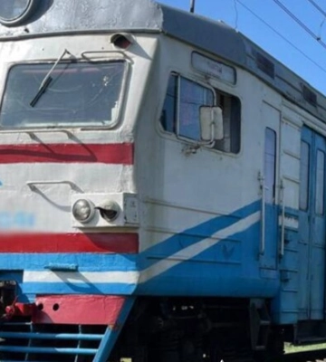 Шел в наушниках: под Харьковом поезд сбил подростка Шел в наушниках: под Харьковом поезд сбил подростка