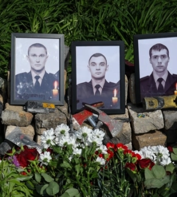 В Києві попрощалися із рятувальниками, які загинули під час ворожої атаки 6 червня