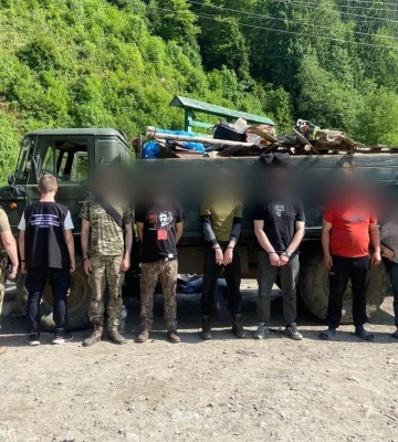 Заховався серед свиней, кіз та теляти: черкащанин намагався незаконно перетнути кордон (ВІДЕО)