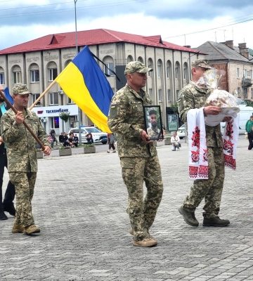 «Вірили до останнього»: на Волині попрощалися з Романом Набієвим, який рік вважався зниклим безвісти