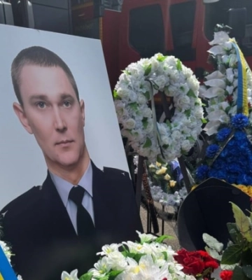 В Києві попрощалися із рятувальниками, які загинули під час ворожої атаки 6 червня