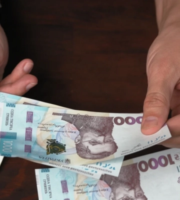 Які зарплати отримали керівники департаментів Херсонської ОДА у травні