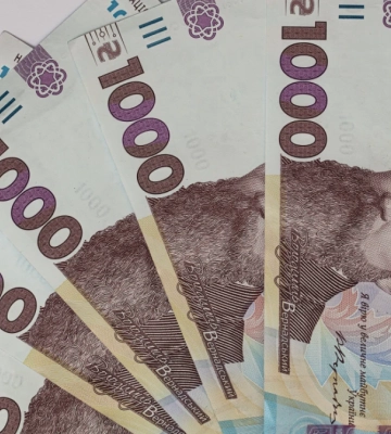Керівники Херсонської ОДА у травні заробили понад мільйон гривень