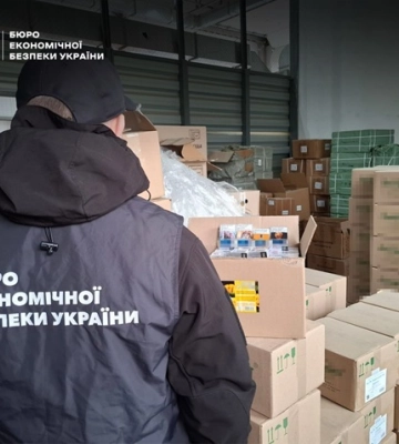 На Одещині викрито схему контрабанди тютюнових виробів під виглядом морозива та меблів