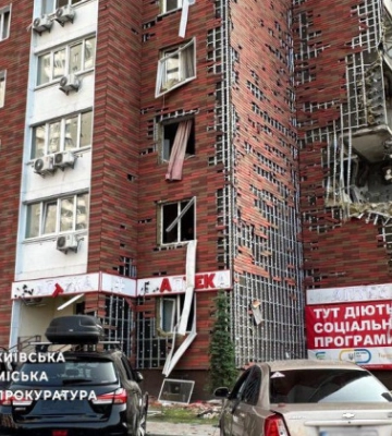 Київ пережив один із найбільших ударів  — фото та подробиці наслідків обстрілу