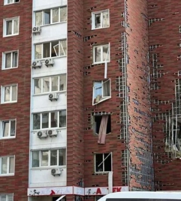 Нічна атака на Київ: куди звертатися постраждалим жителям Оболонського району