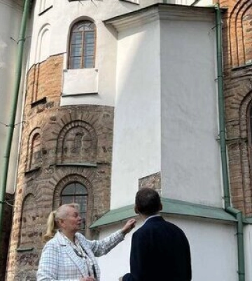 Рашисти пошкодили Софійський собор у Києві. ФОТОрепортаж