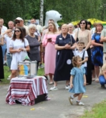 Обійми з ведмедями, риболовля, куліш та понад 38 тисяч гривень донатів: Рожище відсвяткувало День міста. ФОТО Обійми з ведмедями, риболовля, куліш та понад 38 тисяч гривень донатів: Рожище відсвяткувало День міста. ФОТО