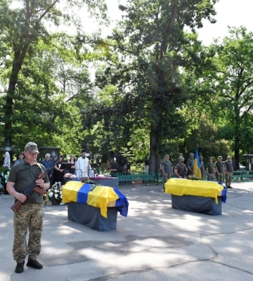 Із двома загиблими на Донеччині військовими попрощалися у Кропивницькому 