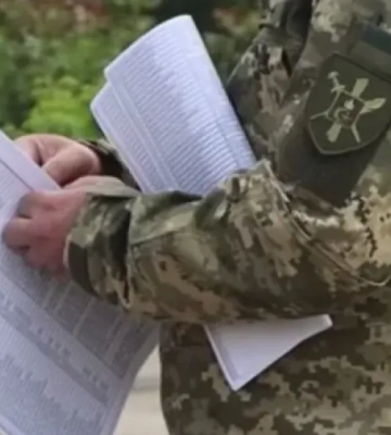 На Безлюдовке супруги напали на полицейского и представителя ТЦК