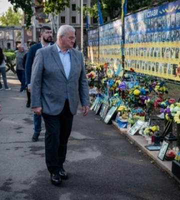 Глави МЗС України і Литви у Миколаєві вшанували пам'ять загиблих воїнів
