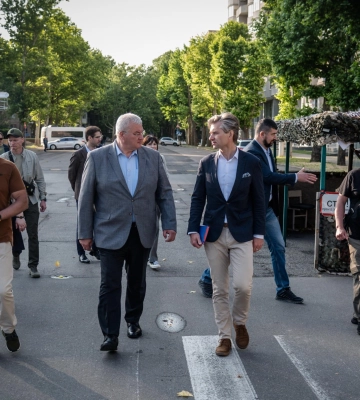 Глави МЗС України та Литви вшанували пам'ять загиблих героїв у Миколаєві