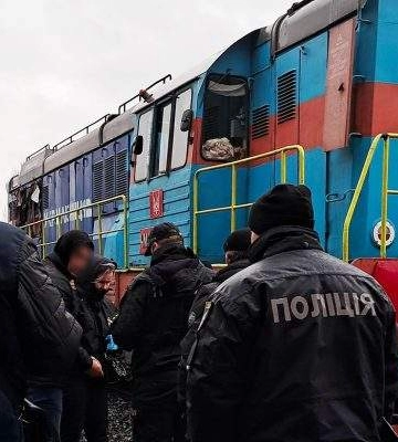 Поліція розкрила аферу на “Укрзалізниці” – заступник директора з бандою крав пальне