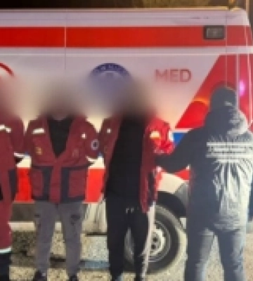 Маскування під медиків: закарпатські правоохоронці зупинили «швидку», яка везла до кордону з Румунією ухилянтів