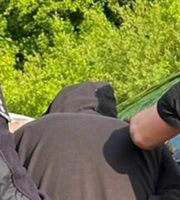 СБУ та Нацполіція затримали ділка, який намагався продавати зброю на Закарпатті