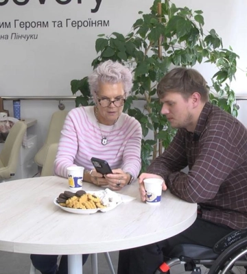 З Австралії до Рівного: як мама загиблого легіонера допомагає нашим ветеранам (ВІДЕО)