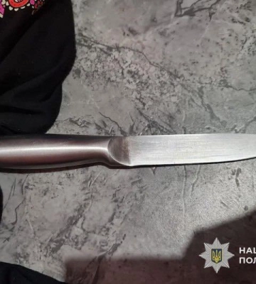 На Дніпропетровщині жінка зарізала чоловіка кухонним ножем