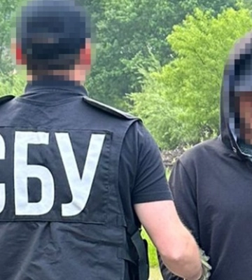 СБУ та поліція затримали торговця трофейною зброєю