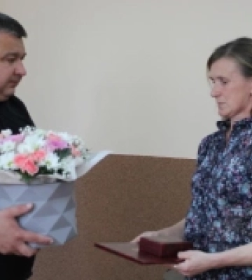 На Волині мамі вручили відзнаку полеглого сина-Героя
