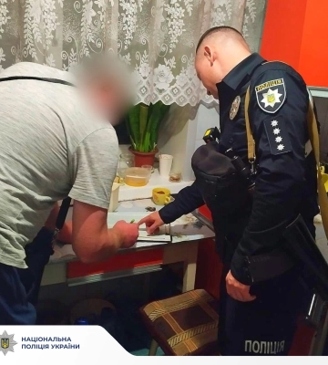 Погрожував матері розправою: у Харкові юнаку винесли заборонний припис
