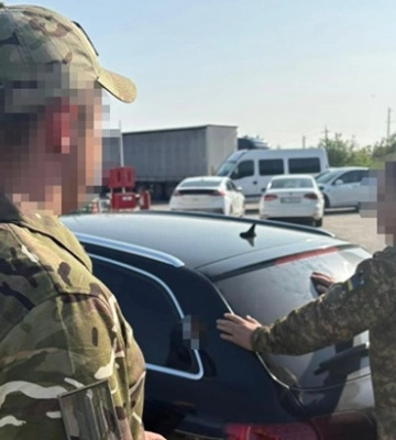 На Львівщині викрили підполковника, який обіцяв за €15 тисяч переправити військовозобов’язаного через кордон