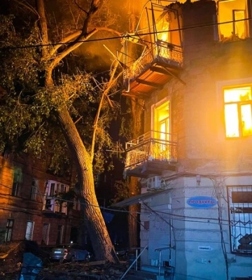 Поліція показала перші хвилини після атаки дронів на Одесу