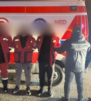 На Закарпатті викрили схему перевезення за кордон ухилянтів під виглядом медиків «швидкої»