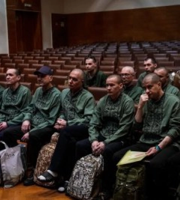 Представники Миколаївської ОВА зустрілася з військовослужбовцями, звільненими з полону в рамках обміну «1000 на 1000»
