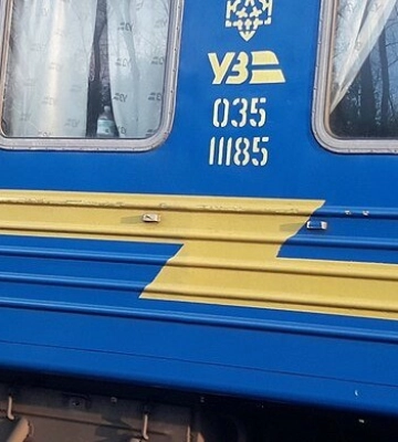 Укрзалізниця додала вагони до потягів за популярним напрямком